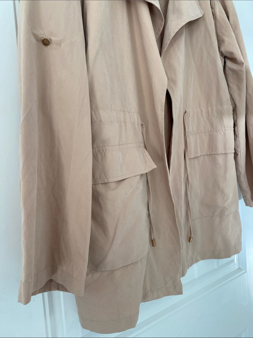 Love Tree Neutral Beige Lightweight Trench with Drawstring Waist size Large - Picture 4 of 9